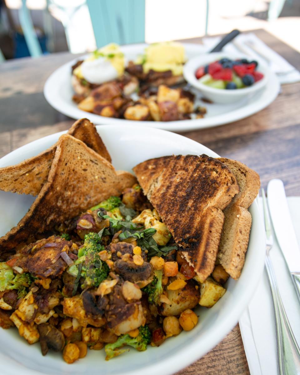 Vegan tofu scramble at Wally's in Surf City