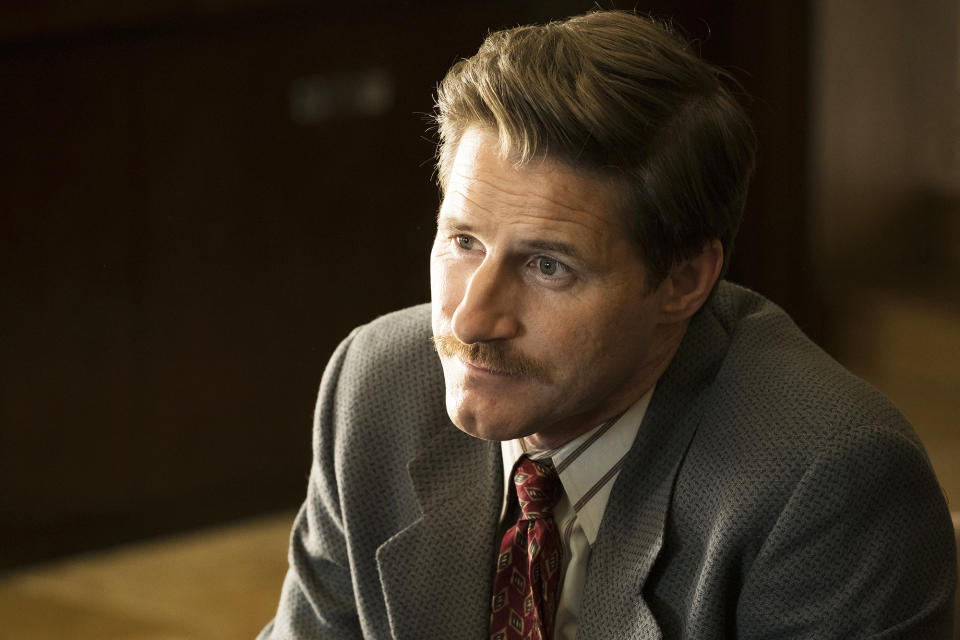 Sam Jaeger as Detective Les Zoeller