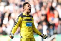 Britain Football Soccer - Newcastle United v Crystal Palace - Barclays Premier League - St James' Park - 30/4/16 Newcastle's Karl Darlow celebrates at the end of the match Action Images via Reuters / Lee Smith Livepic