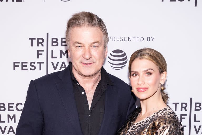 Alec Baldwin junto a Hilaria.