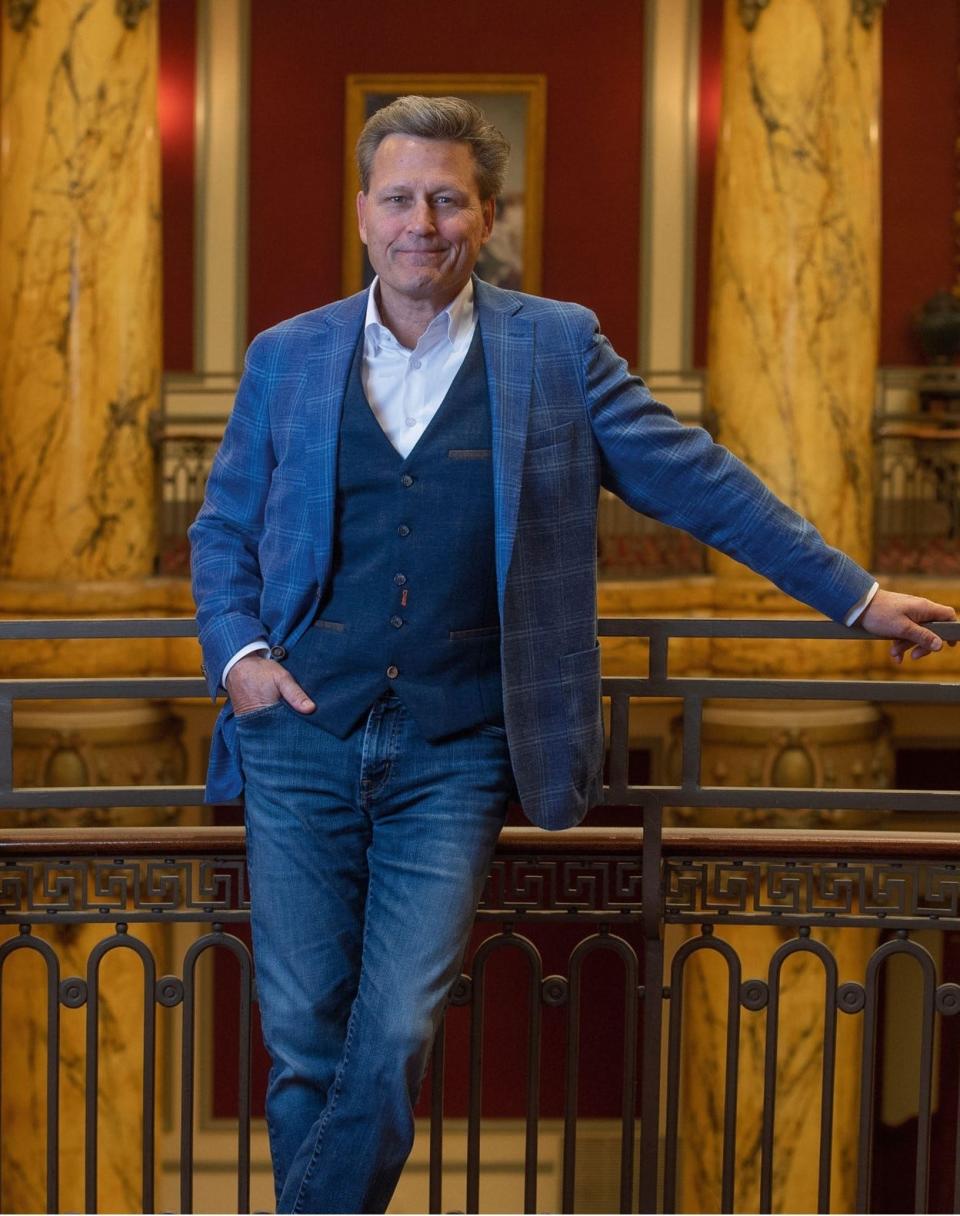 National and international best-selling author David Baldacci will headline a fundraiser to benefit the Louis T. Graves Memorial Public Library on June 22.