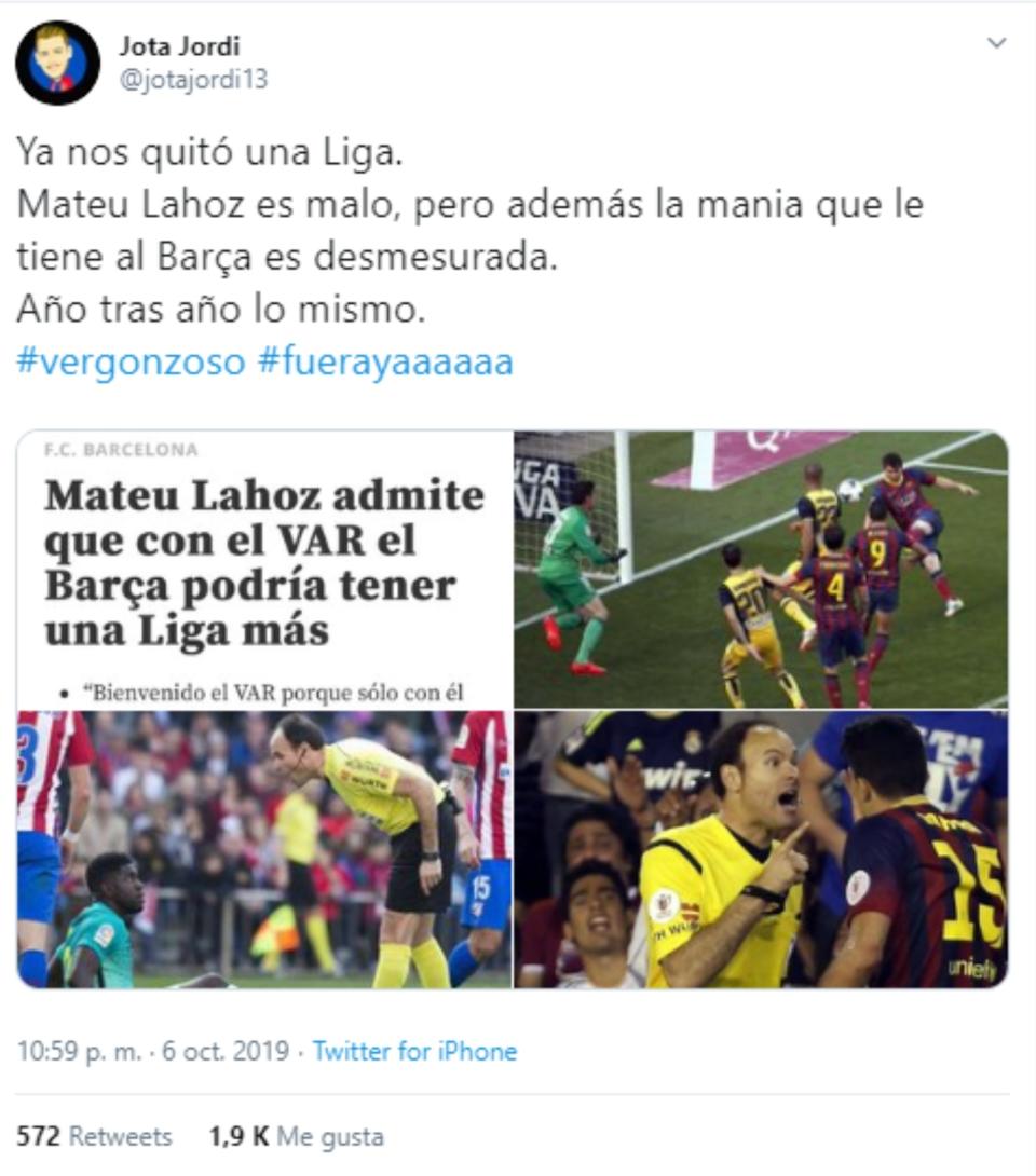 Otro de los colaboradores del programa de Josep Pedrerol, Jota Jordi, decía que siempre sucede lo mismo con Mateu Lahoz, al que acusa de haberle quitado La Liga 2013-14 al Barça. (Foto: Twitter / <a href="http://twitter.com/jotajordi13/status/1180950839579566081" rel="nofollow noopener" target="_blank" data-ylk="slk:@jotajordi13;elm:context_link;itc:0;sec:content-canvas" class="link ">@jotajordi13</a>).