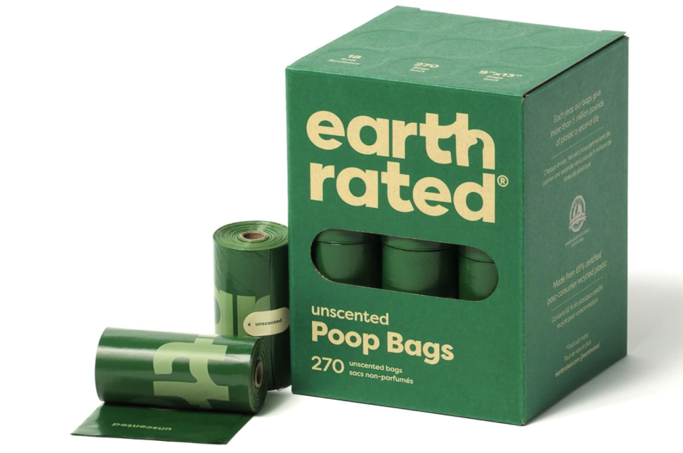 Dieses Pack besteht aus 270 Earth Rated Kotbeutel in den Maßen 22 x 33 cm auf 18 Nachfüllrollen. (Bild: Amazon)