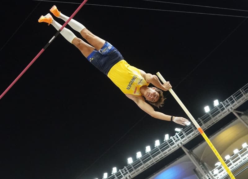 Sweden's Armand Duplantis in action during the men's Pole Vault Final on day eight of the World Athletics Championships at the National Athletics Centre. Marcus Brandt/dpa