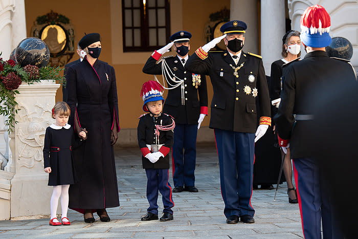 Charlene de Mónaco con su familia