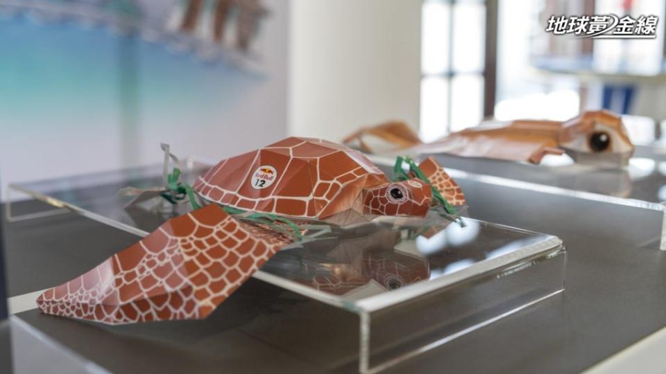 現場還有展出預定在當天出場的飛行器模型，海龜造型相當特別。(攝影/ 劉家岳)