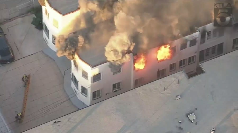A massive fire engulfed an apartment building in the Koreatown on Jan. 26, 2024. (KTLA)
