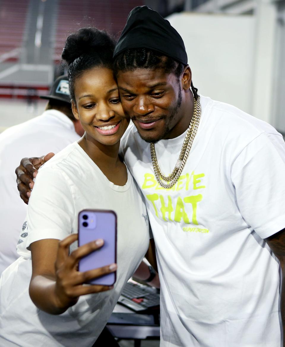 Former U of L quarterback Lamar Jackson hosted the Derby City Reunion Weekend. Local organizations sat up booths to share health tips and schedule screening while kids played games and interact with the players.April 30, 2022