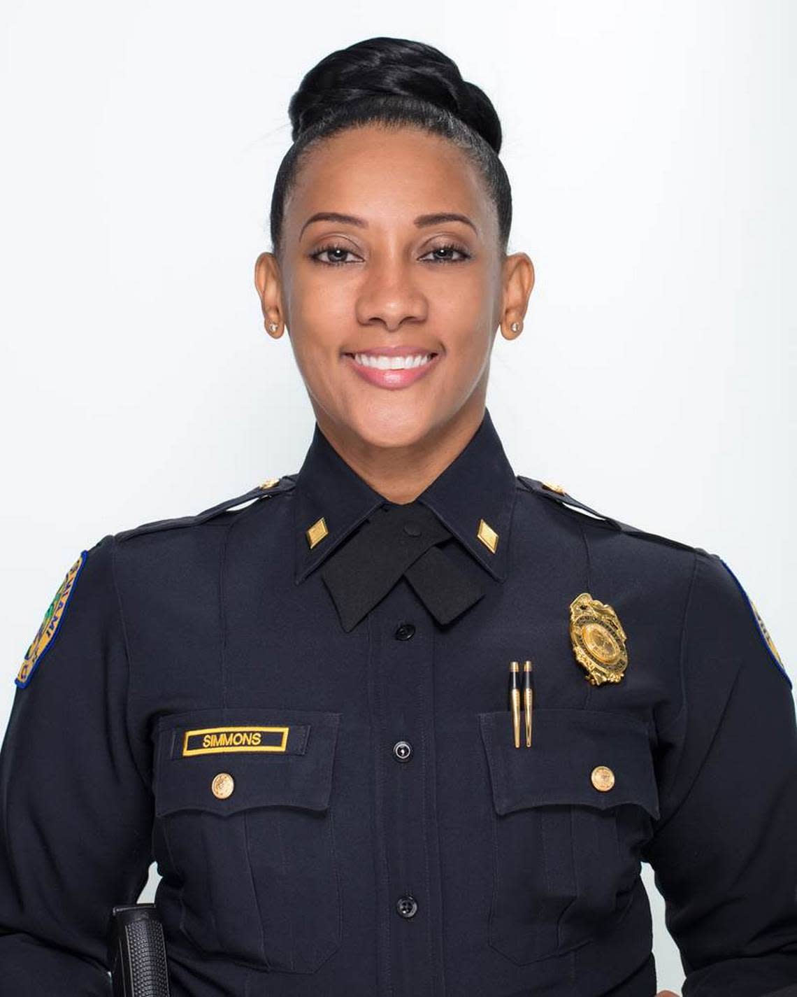 Miami Police Maj. Keandra Simmons filed a civil rights lawsuit in federal court against the city of Miami and fired Capt. Javier Ortiz this week, claiming she was discriminated against because of her sex and gender.