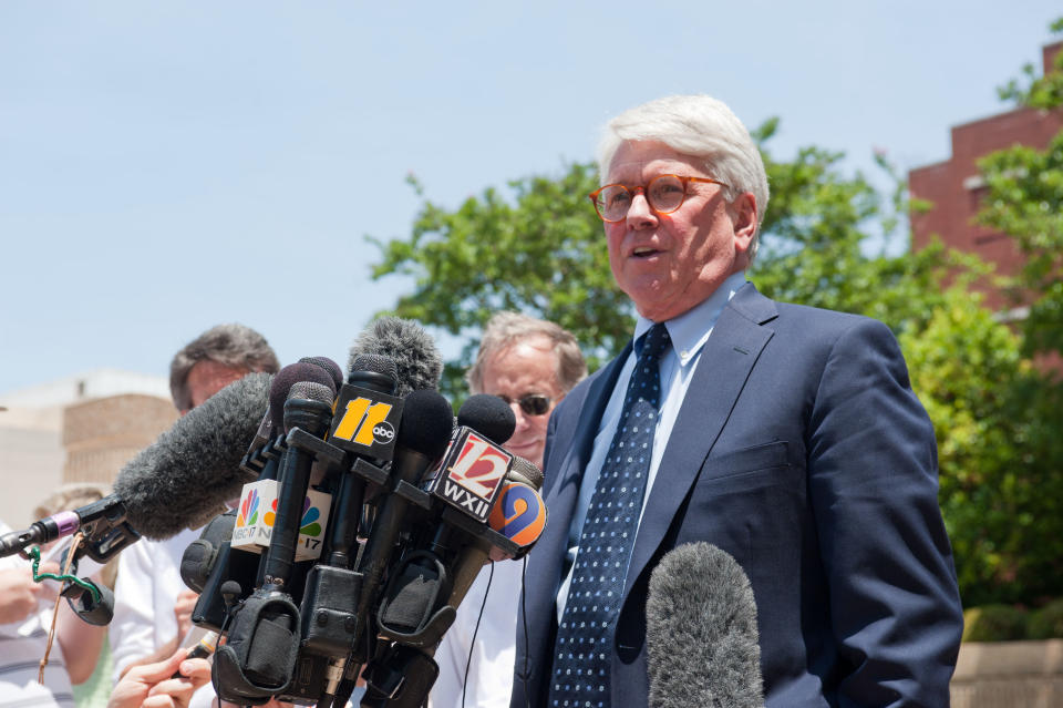 Greg Craig often represented challenging clients including when he was the defense attorney for ex-Sen. John Edwards at this press conference. (Photo: Steve Exum via Getty Images)