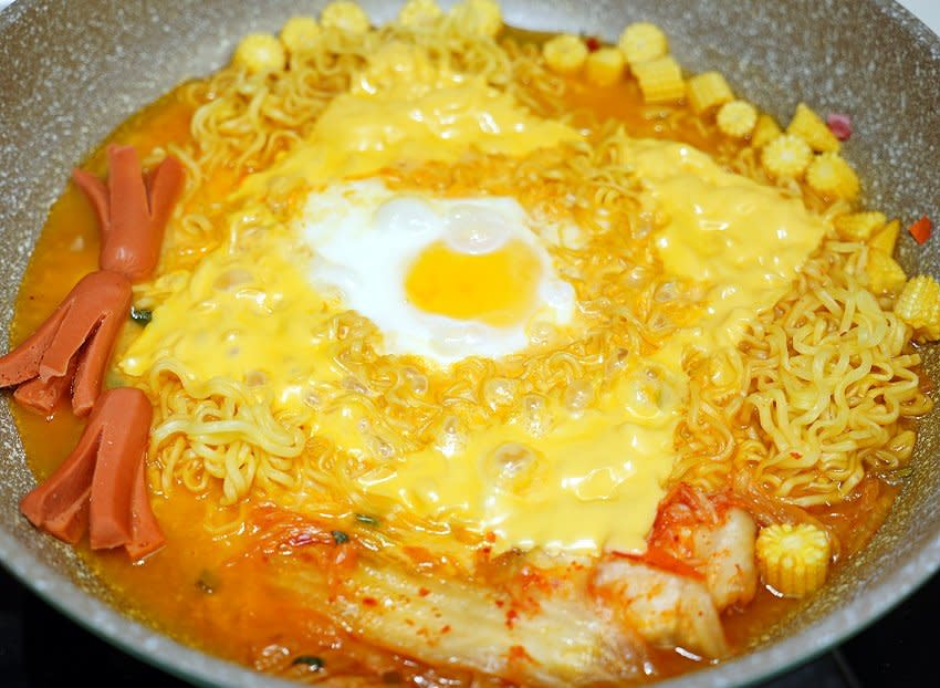 零廚藝也能10分鐘上桌的家庭料理～韓式炒泡麵