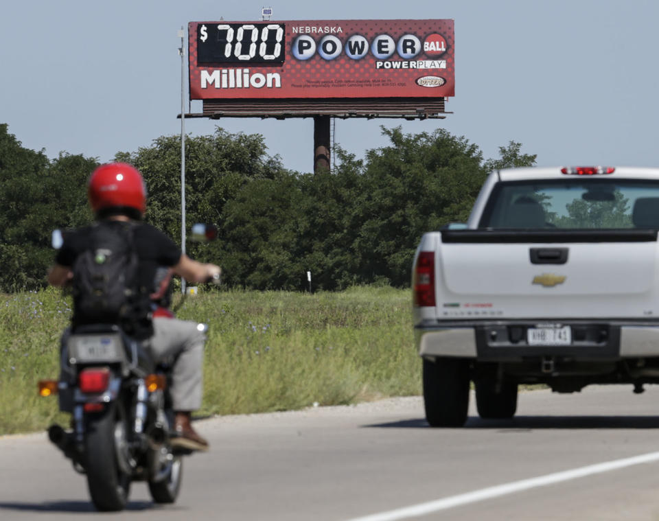 Powerball lottery jackpot reaches $700 million