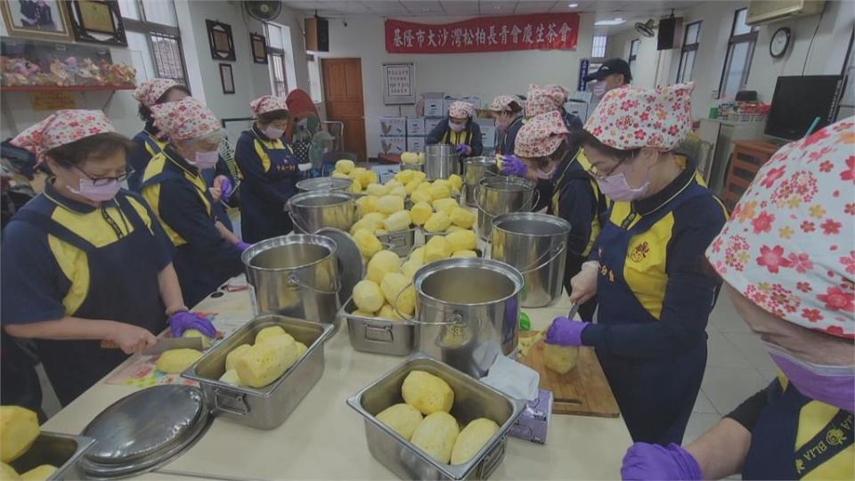 認購鳳梨挺農民 幫國小營養午餐加菜