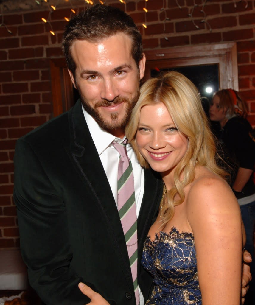 Amy Smart Talks Fun Ryan Reynolds Reunion 18 Years After Just Friends