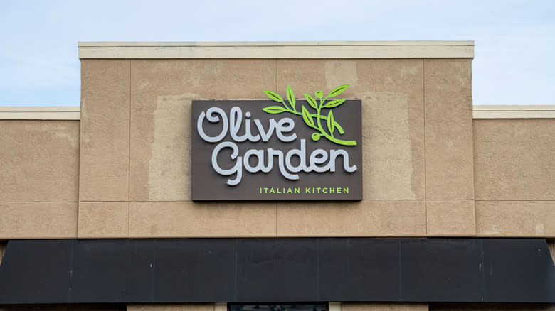 A sign for Olive Garden