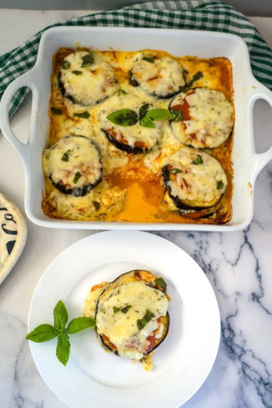 <p>Keto Vegetarian Recipes</p><p>Eggplant gratin makes a great low-carb side dish with layers of eggplant cooked in marinara sauce and cheese.</p><p><strong>Get the recipe:</strong> <a href="https://ketovegetarianrecipes.com/eggplant-gratin-low-carb/" rel="nofollow noopener" target="_blank" data-ylk="slk:Eggplant Gratin;elm:context_link;itc:0;sec:content-canvas" class="link "><strong>Eggplant Gratin</strong></a></p>