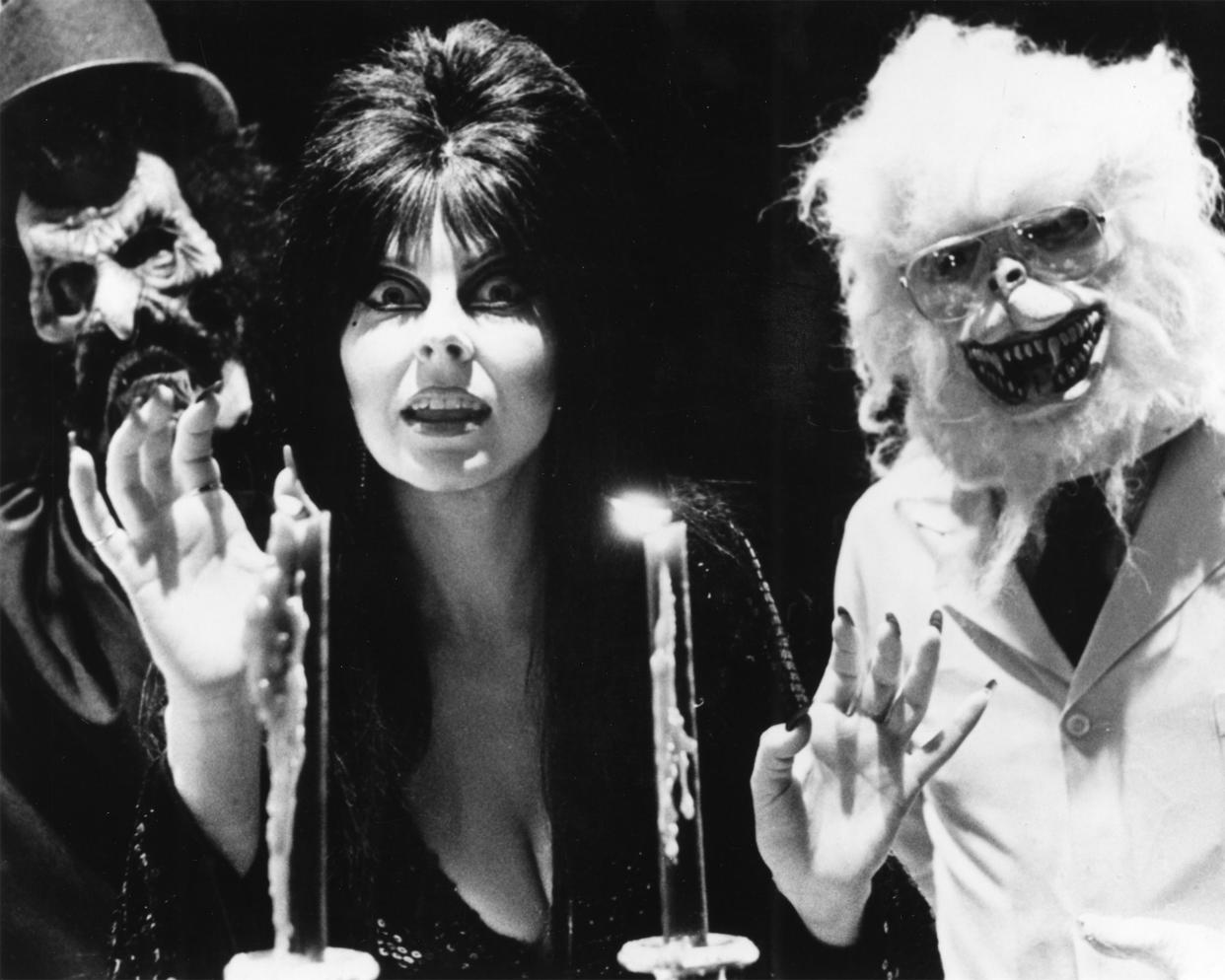 Photo used to promote Elvira's appearances at Knott's Berry Farm's 1986 Halloween Haunt in Buena Park.