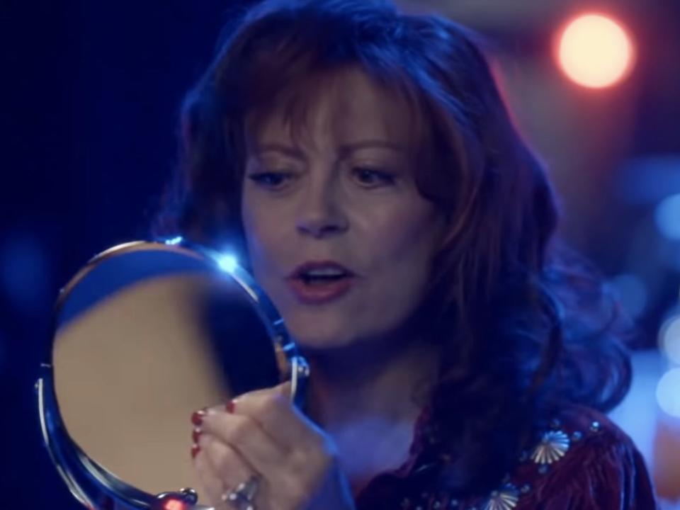 Susan Sarandon as dottie on fox's the monarch