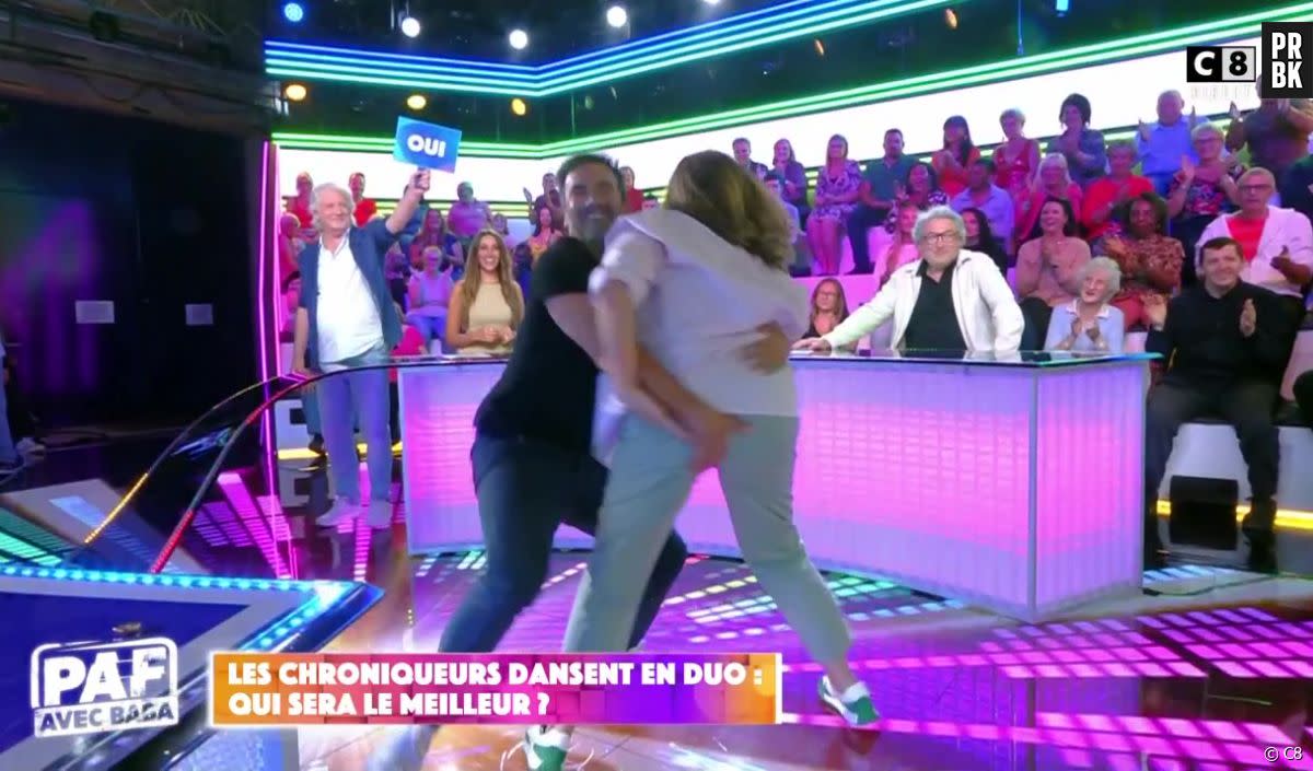 Dérapage dans TPMP : Alex Goude met une main aux fesses à Valérie Bénaïm - C8