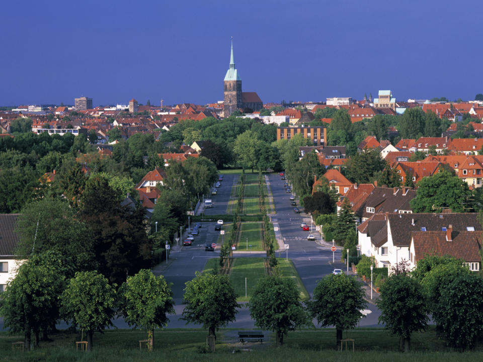 <p>Das beschauliche Hildesheim in Niedersachsen misst insgesamt nur 92,96 km². Allein 80 km² sind davon Natur pur. Im Ranking reicht das für Platz sieben. (Bild-Copyright: United Archives/ddp Images) </p>