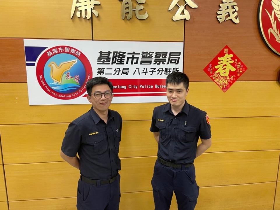 基隆市警察局第二分局八斗子分駐所警員蔡旻峰、黃思傑。(記者宋紹誠翻攝)