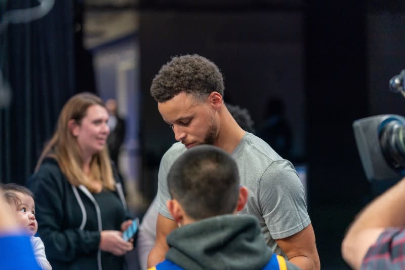 FILE PHOTO: NBA: Sacramento Kings at Golden State Warriors