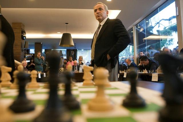 Garry Kasparov Returns, Briefly, to Chess