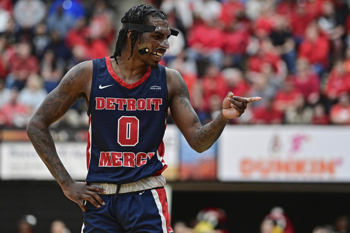 Davis Sets Another NCAA Record As Sizzling Titans Pummel Mastodons -  University of Detroit Mercy Athletics