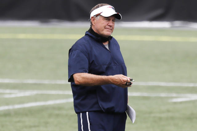 Bill Belichick's ripped sweatshirt, messy look leads to Twitter