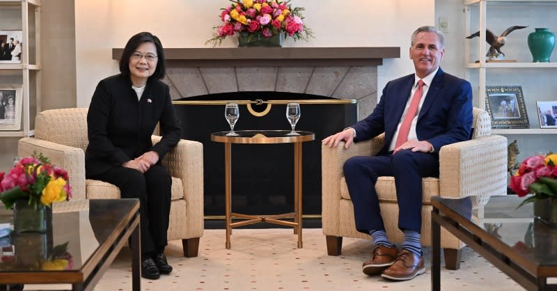 在台灣總統蔡英文與美國眾議院議長麥卡錫展開會晤後，中國採取多項行動，例如環繞台灣，為期三天的「聯合利劍」軍演，對台灣啟動貿易調查等。   圖：翻攝蔡英文推特