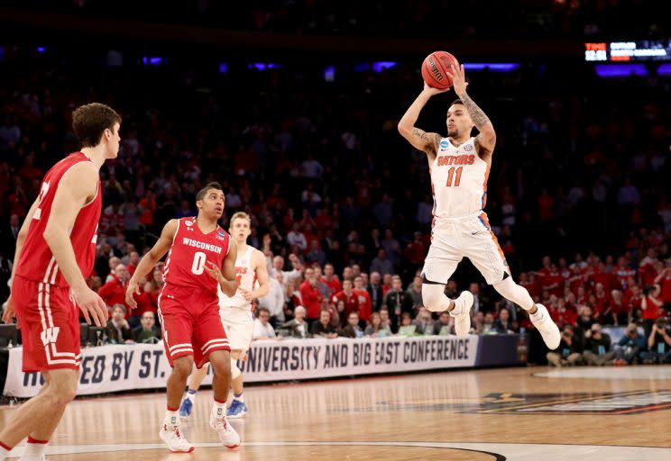 Another angle of Florida’s incredible buzzer-beater. (Getty)