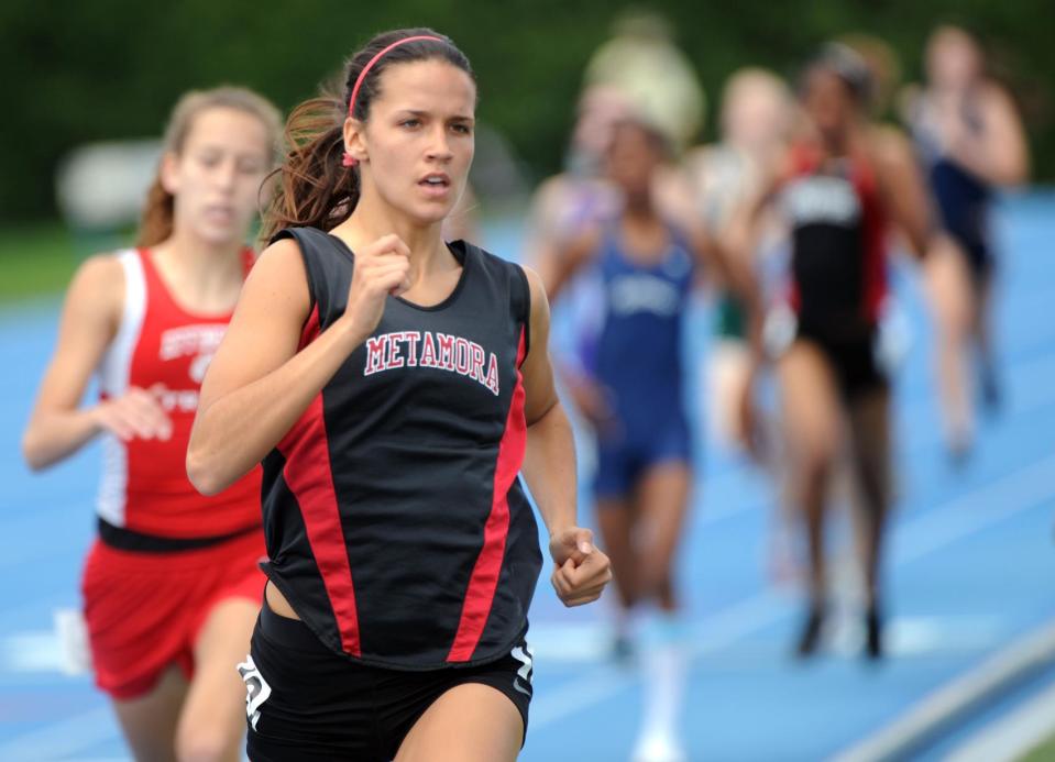 Metamora runner Amanda Duvendack runs at the IHSA girls track and field state finals in 2010.
