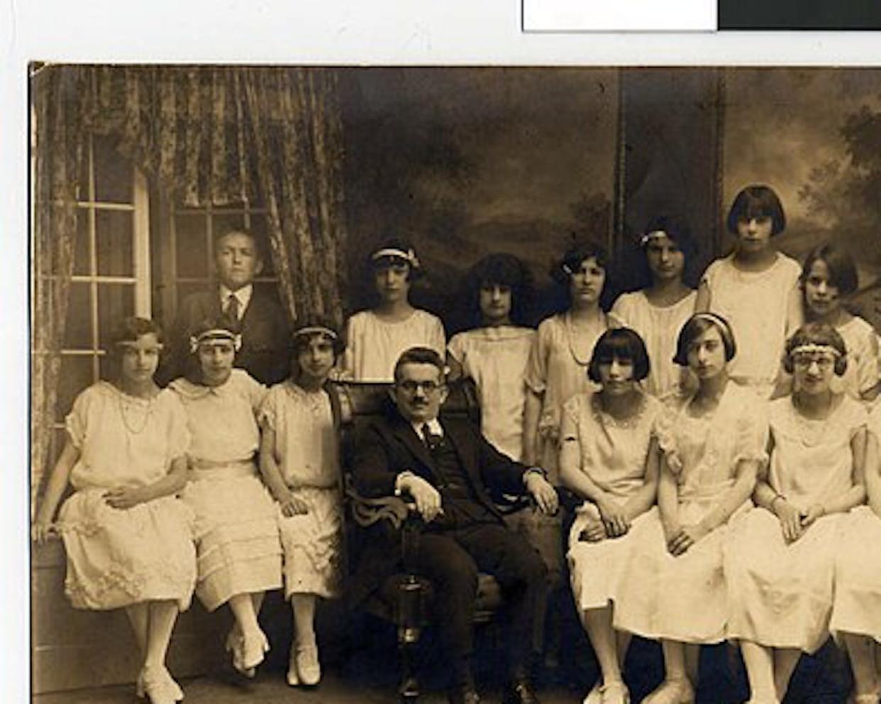 A confirmation class in 1924 in St. Paul, Minnesota. <a href="https://commons.wikimedia.org/wiki/File:Temple_of_Aaron_confirmation_class,_St._Paul_(4418752781).jpg" rel="nofollow noopener" target="_blank" data-ylk="slk:Jewish Historical Society of the Upper Midwest/Wikimedia Commons;elm:context_link;itc:0;sec:content-canvas" class="link ">Jewish Historical Society of the Upper Midwest/Wikimedia Commons</a>