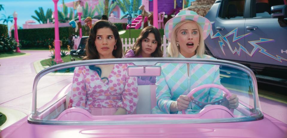 america ferrera as gloria, ariana greenblatt as sasha, margot robbie as barbie, barbie