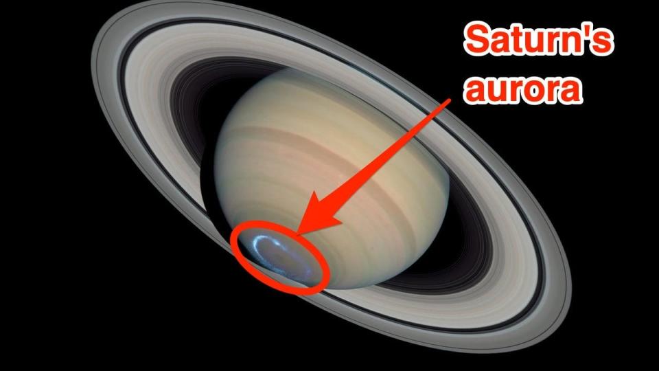 Die Polarlichter des Saturn sind mit bloßem Auge nicht zu erkennen, da sie nur im ultravioletten Licht strahlen. - Copyright: NASA, ESA, John T. Clarke (Boston University), Zolt G. Levay (STScI)