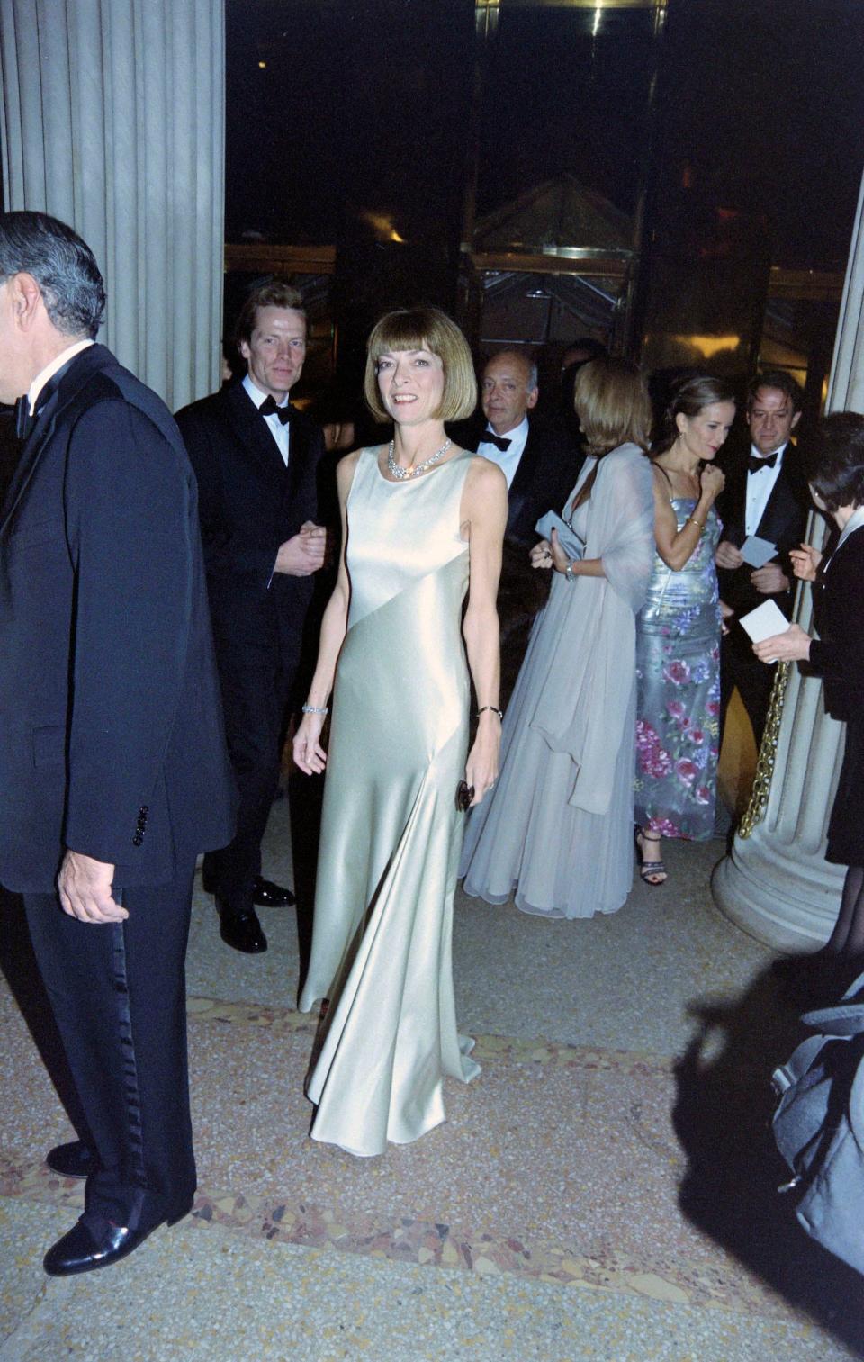 Anna Wintour at the 1998 Met Gala.