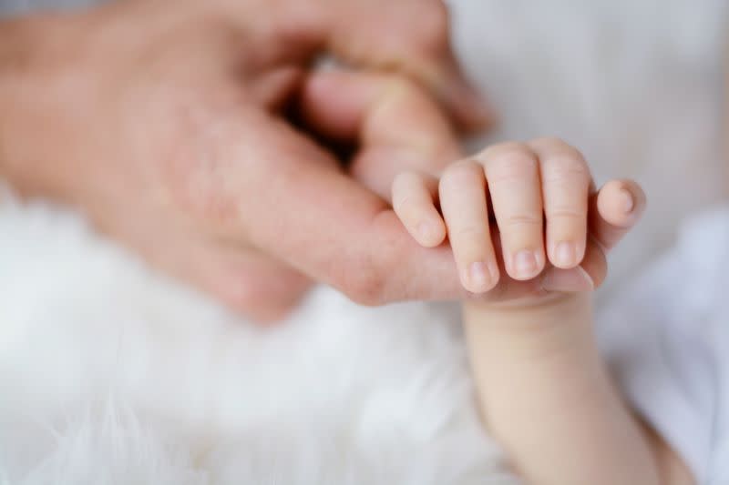 En septembre, les autorités françaises ont interdit à un couple de prénommer leur bébé ‘Ambres’ de peur que l’enfant soit troublé plus tard [Photo: Getty]