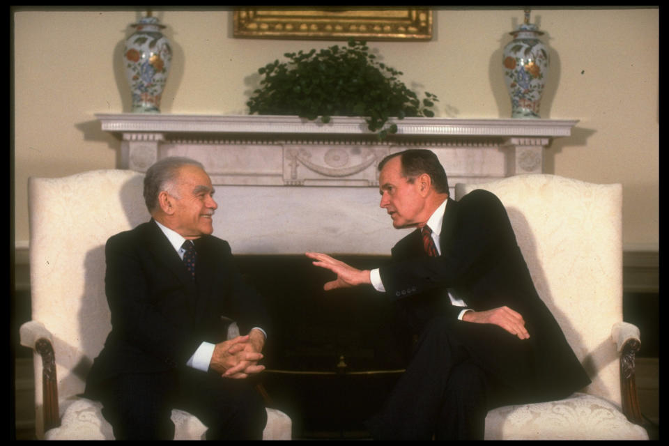 President George H.W. Bush, right, meets with Israeli Prime Minister Yitzhak Shamir in an undated photo. Bush's pressure contributed to Shamir's political defeat in 1992. (Photo: Dirck Halstead/Getty Images)