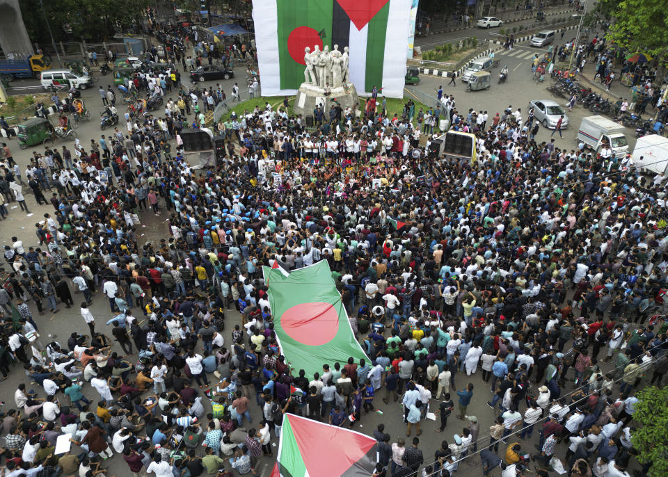 Bangladeshi students gather during a pro- Palestinian demonstration at the Dhaka University area in Dhaka, Bangladesh, Monday, May 6, 2024. (AP Photo/ Mahmud Hossain Opu )