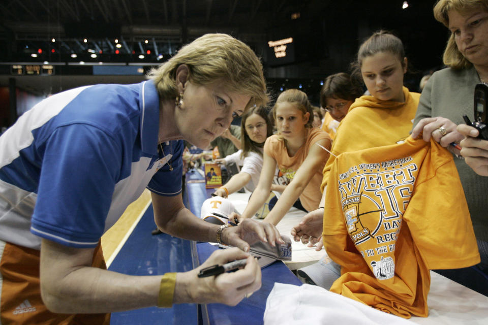 Tennessee head coach Pat Summitt signs autographs during the team's basketball practice, Saturday, March 24, 2007, in Dayton, Ohio. Tennessee will play Marist on Sunday in a Dayton Regional semifinal. (AP Photo/Al Behrman)