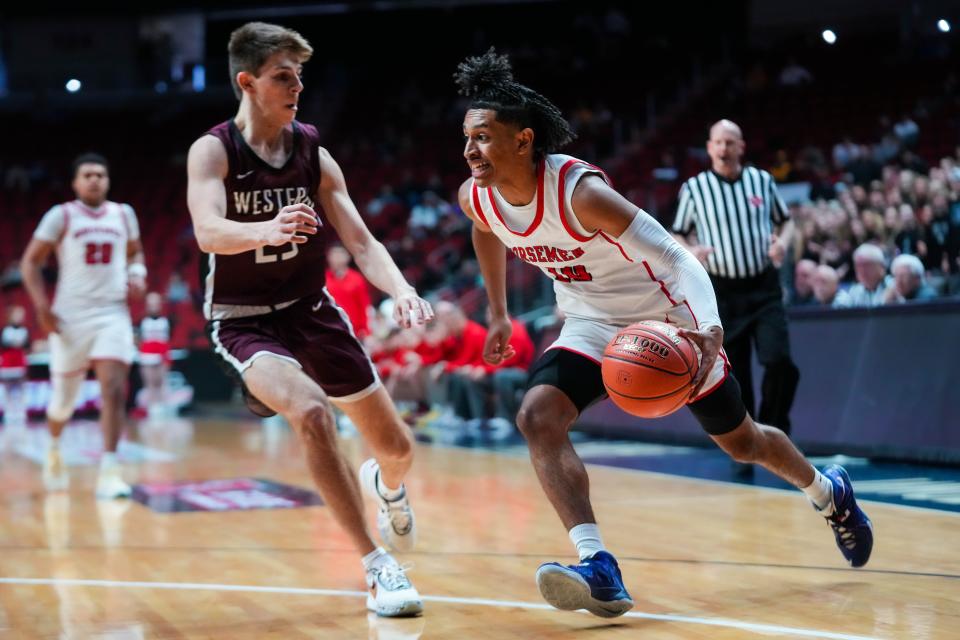 Senior guar dIsaiah Naylor averaged 17.8 points and passed 1,000 points for his career to help lead Roland-Story back to the state tournament and finish 25-2 in 2022-2023.