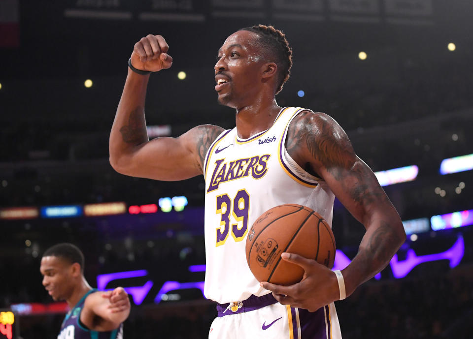 Lakers center Dwight Howard scored 16 points on 8-for-8 shooting against the Hornets. (Reuters)