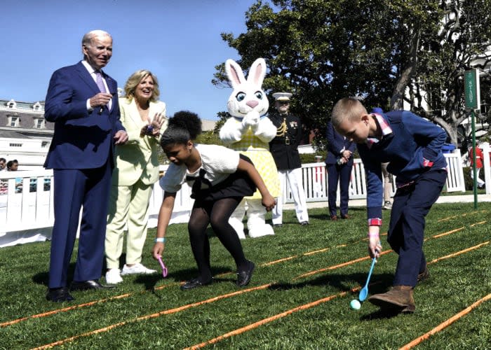 Joe Biden y Jill Biden celebrando la Pascua en la Casa Blanca