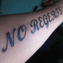 <p>Der Träger dieses Tattoos möchte sich daran erinnern, dass er nichts in seinem Leben bereuen sollte. Bei diesem eklatanten Buchstabendreher fällt das freilich schwer – richtig geschrieben würde es natürlich „regrets“ heißen. (Bild: Instagram) </p>