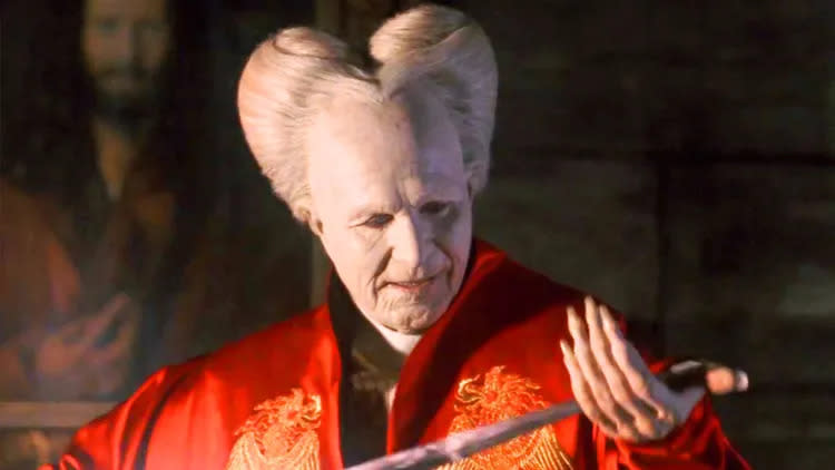 英國影帝蓋瑞歐德曼曾在法蘭西斯科波拉執導的《吸血鬼：真愛不死》飾演德古拉。