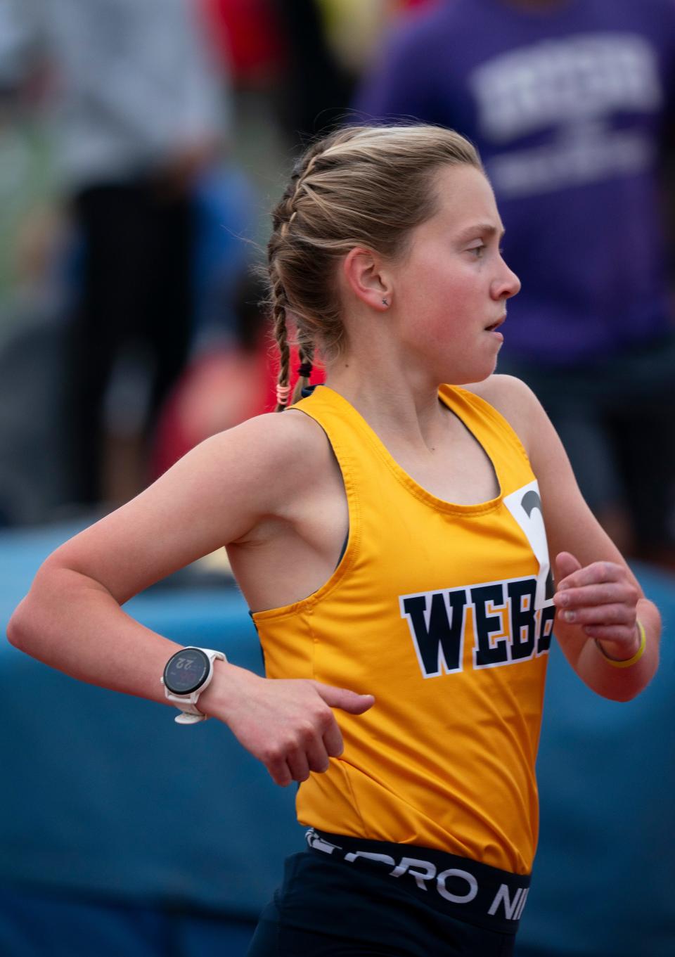The Webb SchoolÕs Abby Faith Cheeseman competes in the 1600 meter run during the Great Eight Invitational 2024 at Franklin Road Academy in Nashville, Tenn., Thursday evening, April 25, 2024. Cheeseman finished in second place with a time of 4:42.24.