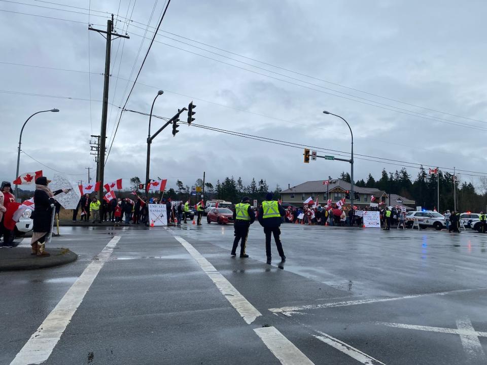 Vaccine mandate protesters blocked off the intersection of 8th Avenue and 176 Street, leading to the Pacific Highway border crossing in Surrey, B.C., for the second weekend in a row on Feb. 19, 2022.