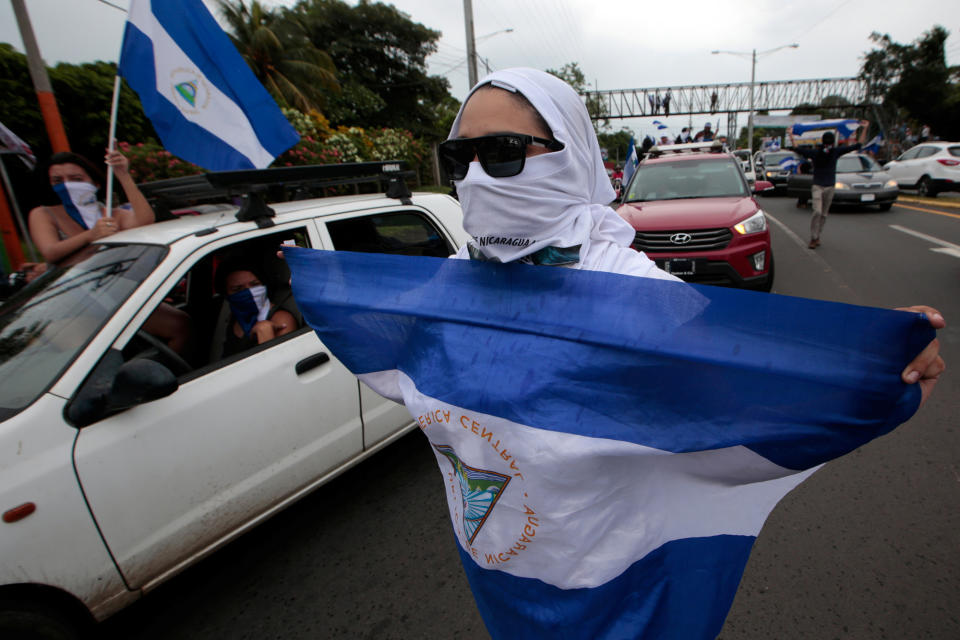 <p>Nachdem es in den vergangenen drei Monaten immer wieder zu gewaltsamen Auseinandersetzungen zwischen Regierungstruppen und Gegnern des nicaraguanischen Präsidenten Daniel Ortega kam, fordern Demonstranten ein Ende der Gewalt. Über 350 Menschen sollen in dem Konflikt bereits ums Leben gekommen sein. (Bild: Reuters/Oswaldo Rivas) </p>