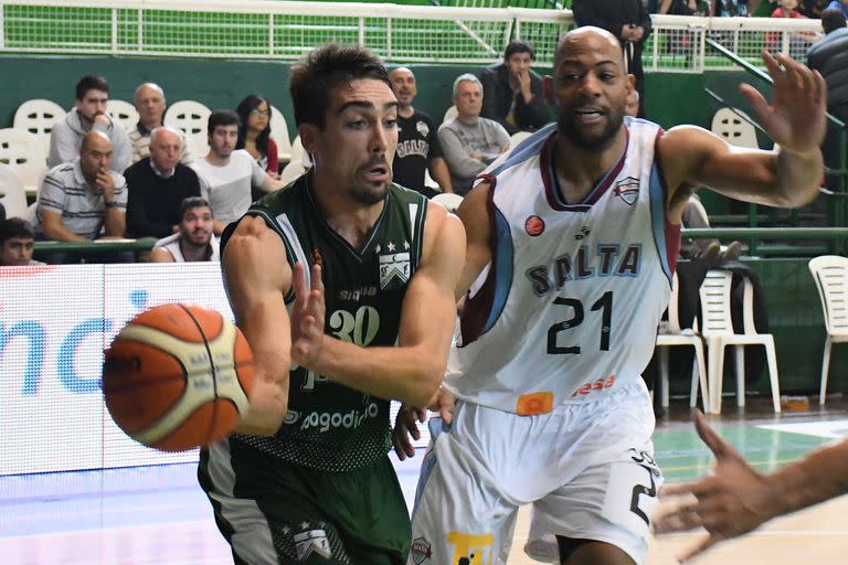 Mauro Cosolito vistió la camiseta de Ferro en la Liga Nacional, antes de desembarcar en Quimsa