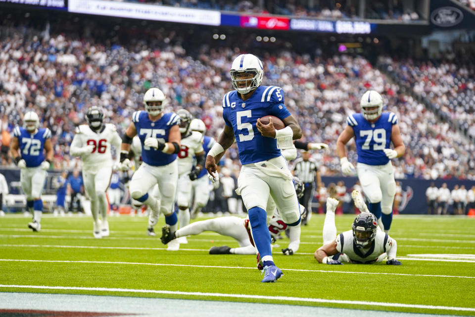 Indianapolis Colts quarterback Anthony Richardson (5) runs for a touchdown against the Houston Texans in the first half of an NFL football game in Houston, Sunday, Sept. 17, 2023. (AP Photo/Eric Christian Smith)